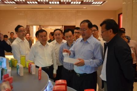 江西省委常委、常務(wù)副省長毛偉明視察仁和集團(tuán)