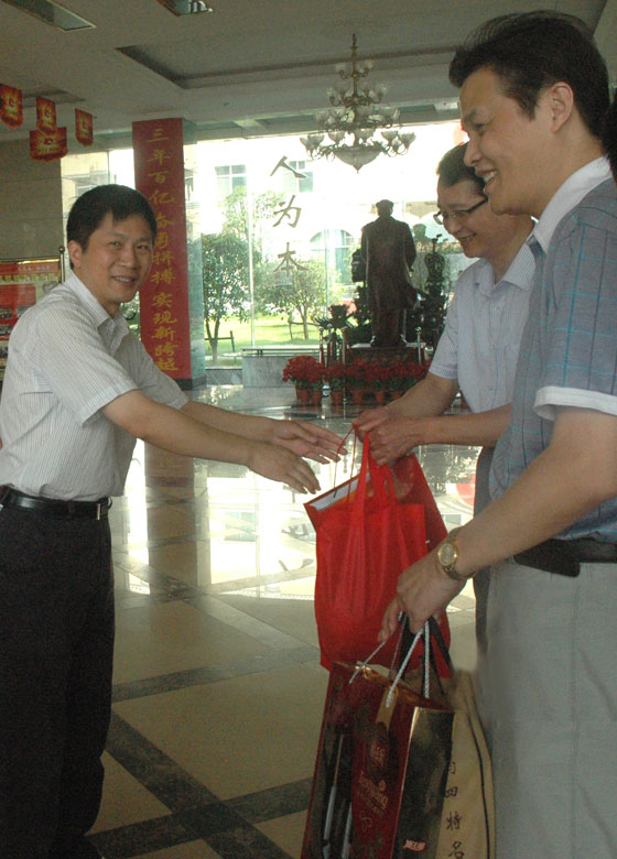 1416293215440065990.jpg 1285050969973_522.jpg